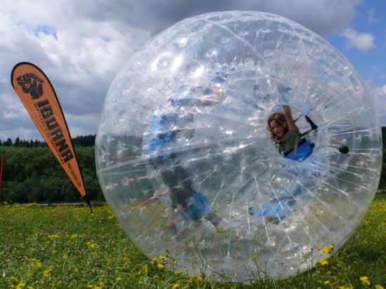 154_zorbing[2].jpg